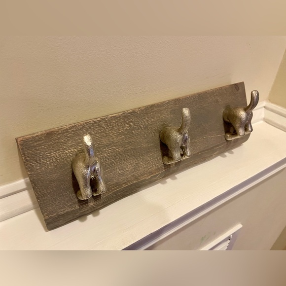 Brand New Dog Tail Leash Holder - Picture 1 of 4